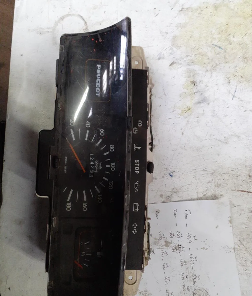 Compteur Peugeot 205 II (20A-C) 1.0 (1987-1998) occasion