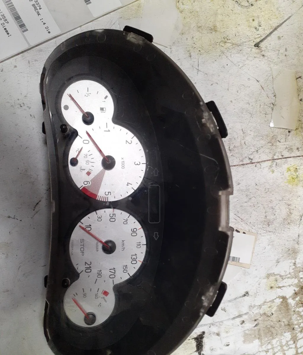 Compteur Peugeot 206 3-5 portes (2A-C) 2.0 hdi 90 (1999-2009) 5 portes occasion