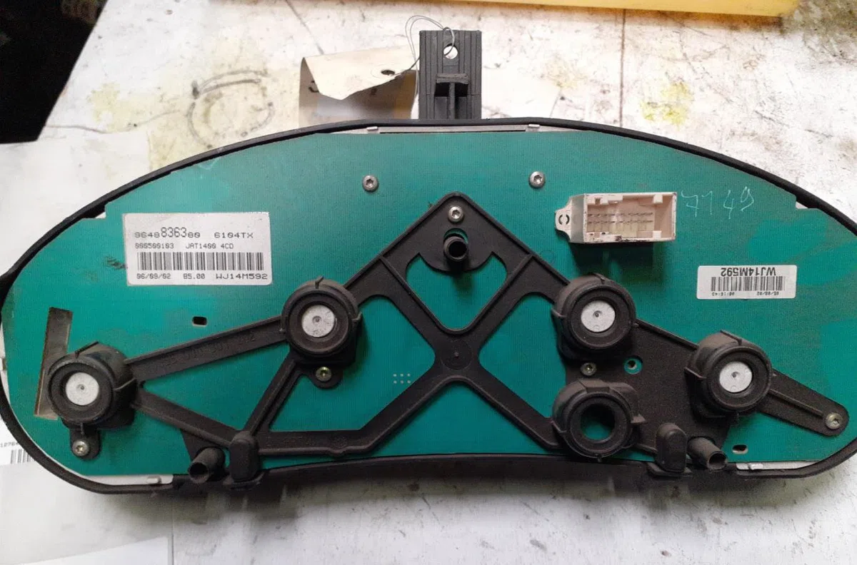 Compteur PEUGEOT 206 PHASE 1 occasion — photo 2
