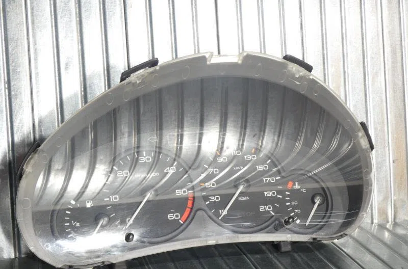 Compteur PEUGEOT 206 PHASE 1 occasion — photo 2