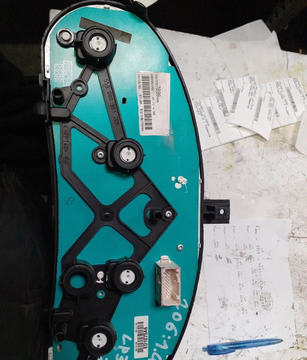 Compteur Peugeot 206 SW (2E-K) 1.4 hdi (2002-2007) 5 portes occasion — photo 2