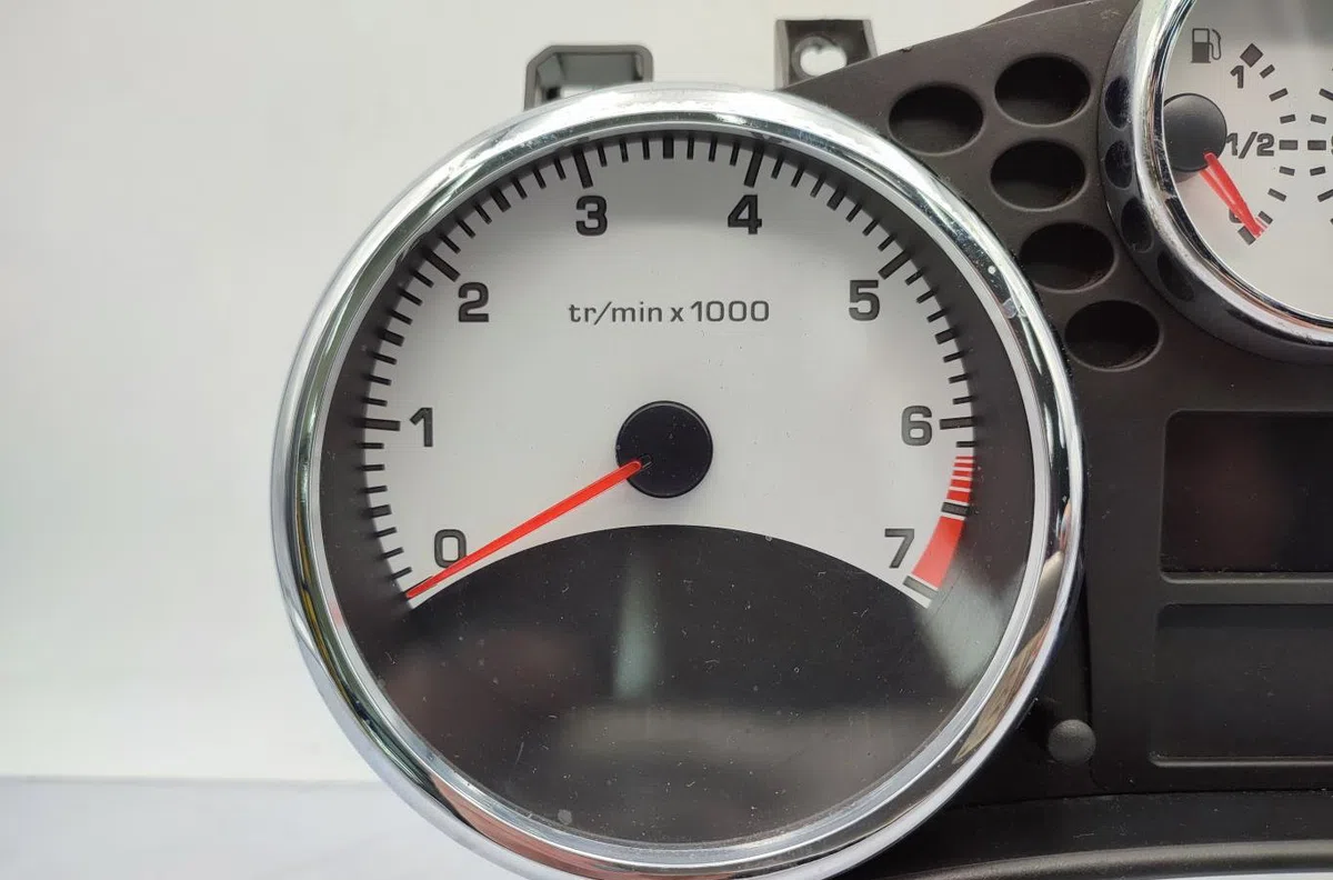 Compteur PEUGEOT 207 PHASE 1 occasion — photo 3