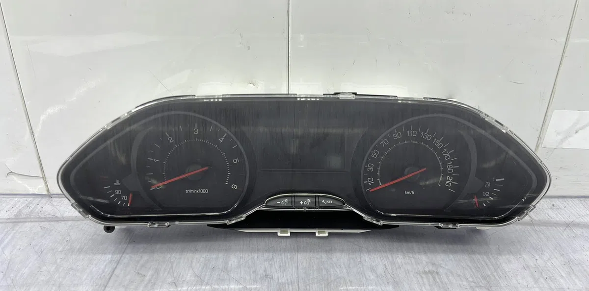 Compteur PEUGEOT 208 1 PHASE 1 occasion — photo 4
