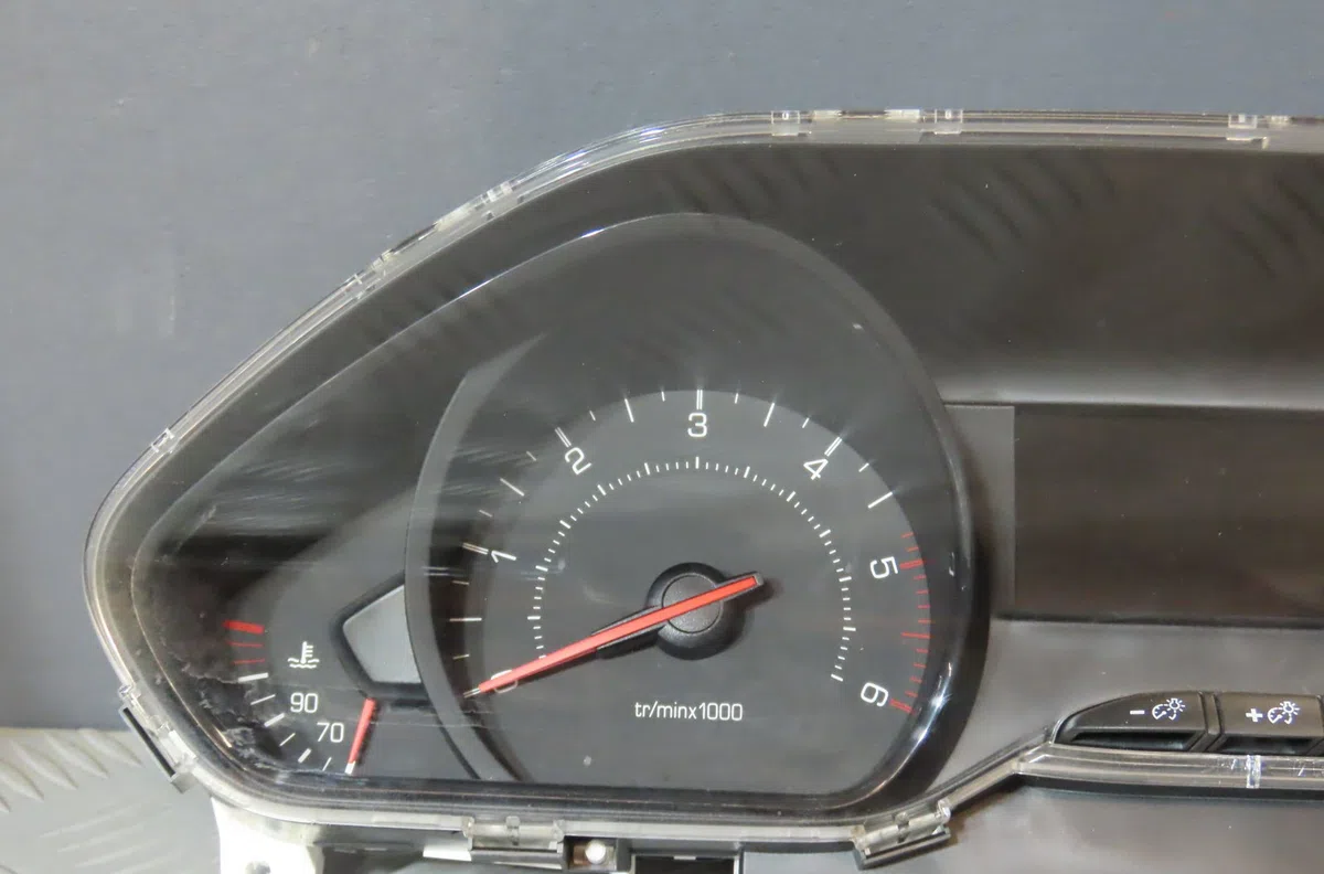 Compteur PEUGEOT 208 2014 occasion — photo 2
