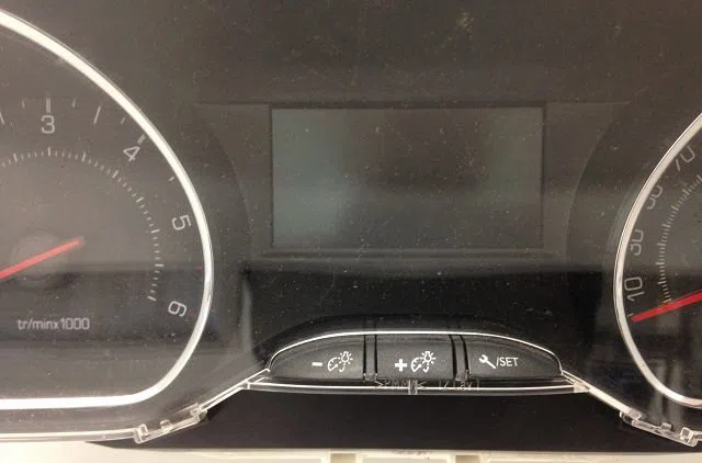 Compteur PEUGEOT 208 2015 occasion — photo 4