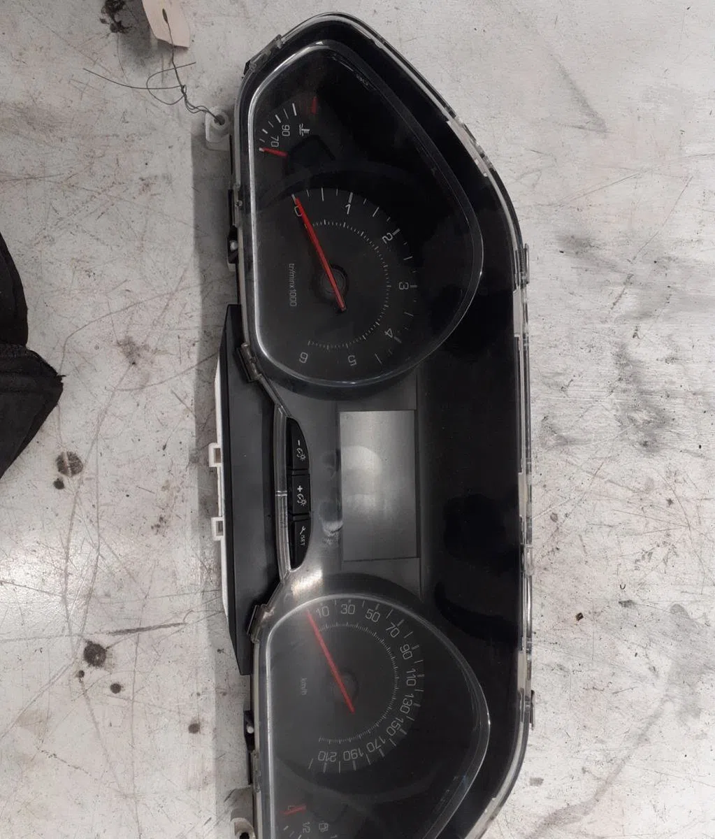 Compteur Peugeot 208 I (CA_, CC_) 1.4 hdi (2012) 3 portes occasion