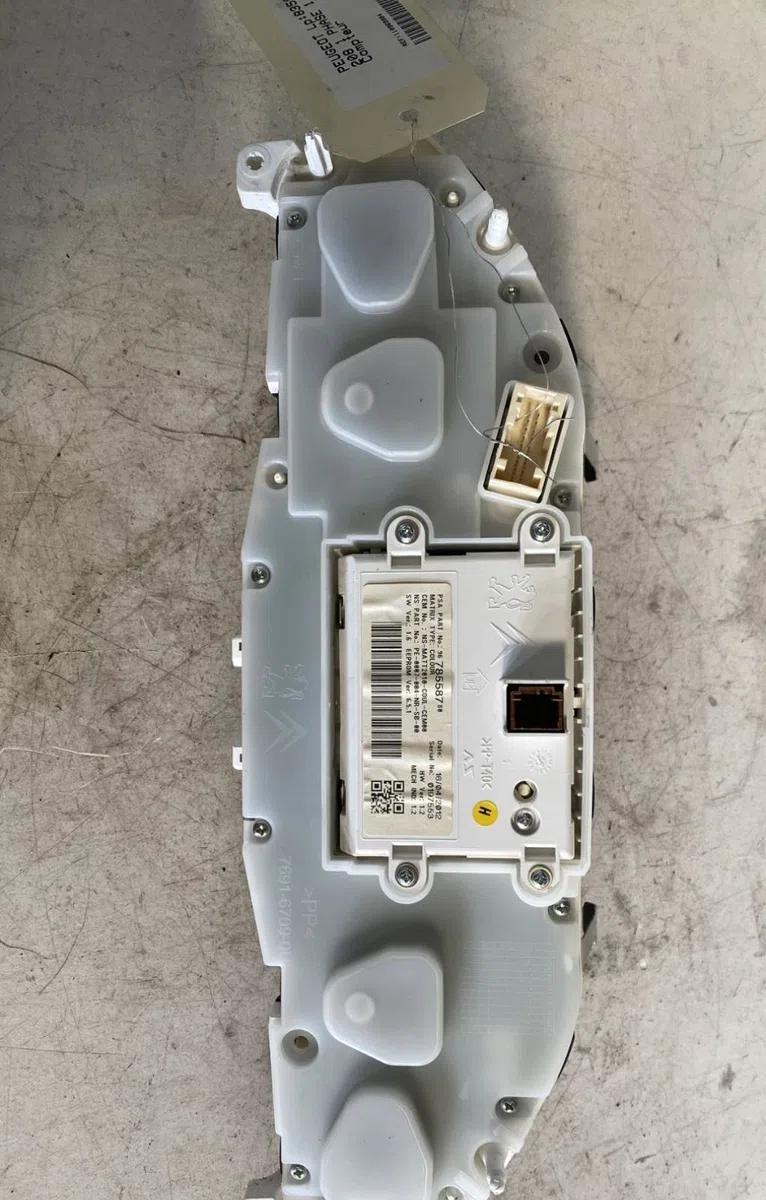 Compteur Peugeot 208 I (CA_, CC_) 1.4 hdi (2012) 3 portes occasion — photo 2