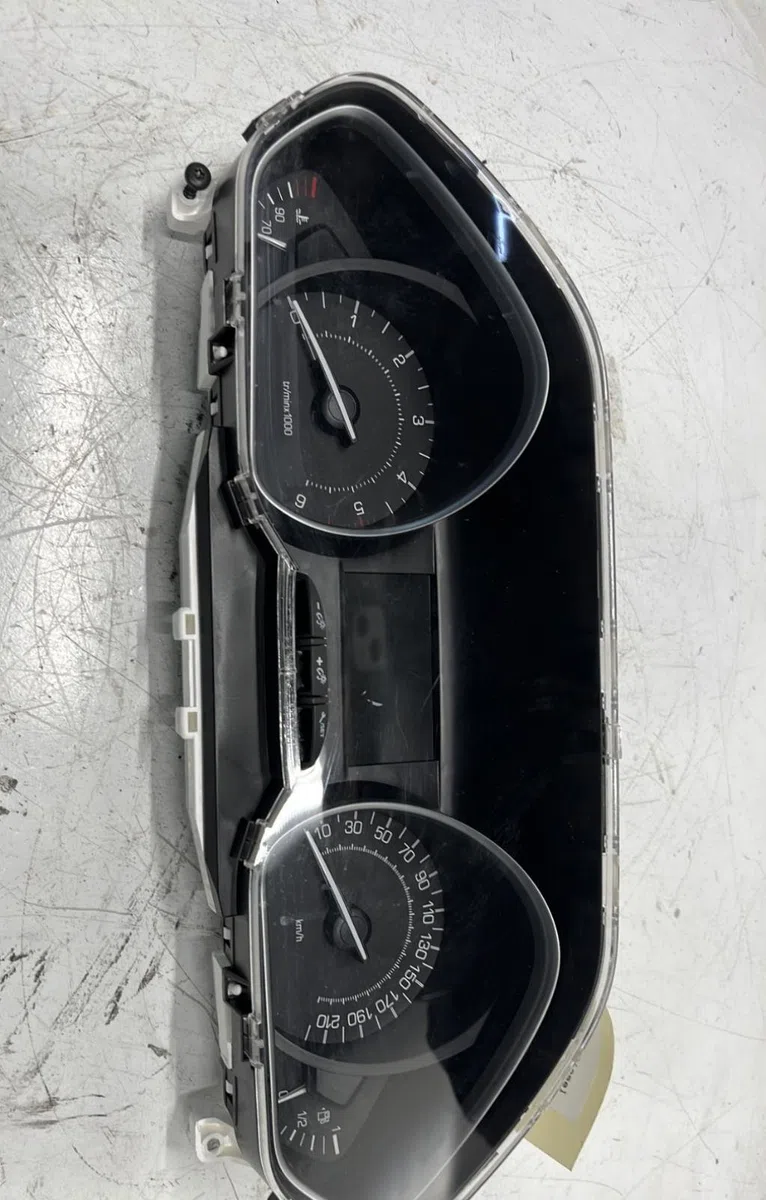 Compteur Peugeot 208 I (CA_, CC_) 1.6 bluehdi 100 (2015) 5 portes occasion — photo 2