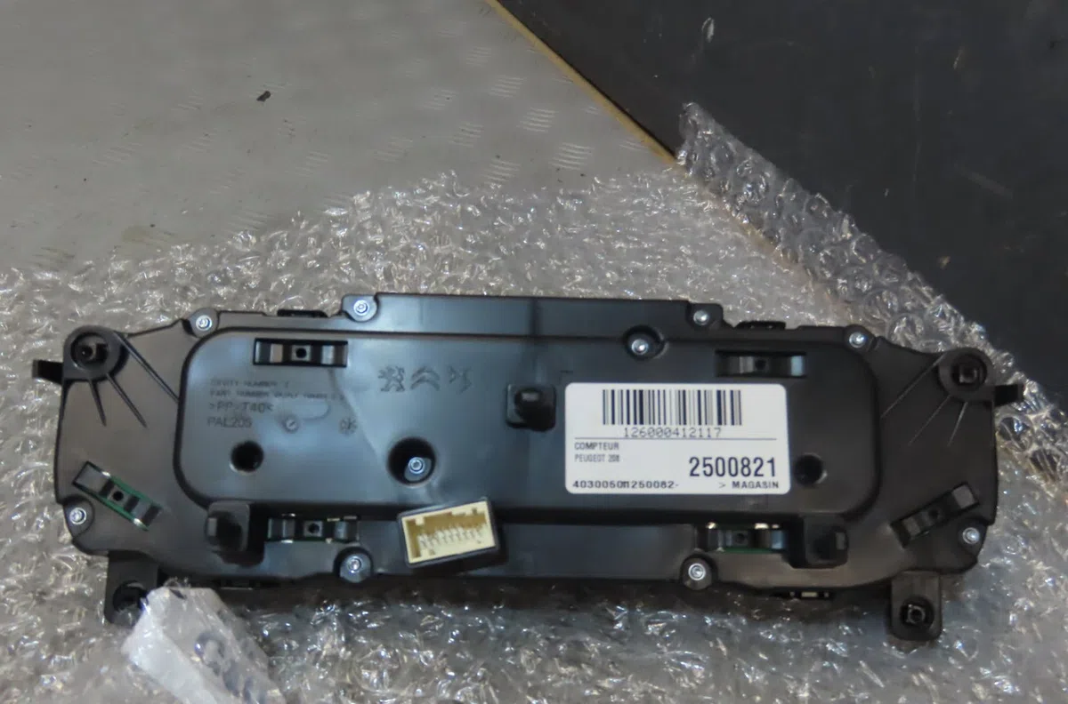 Compteur Peugeot 208 II (UB_, UP_, UW_, UJ_) 1.2 puretech 100 (2019) 5 portes occasion — photo 2
