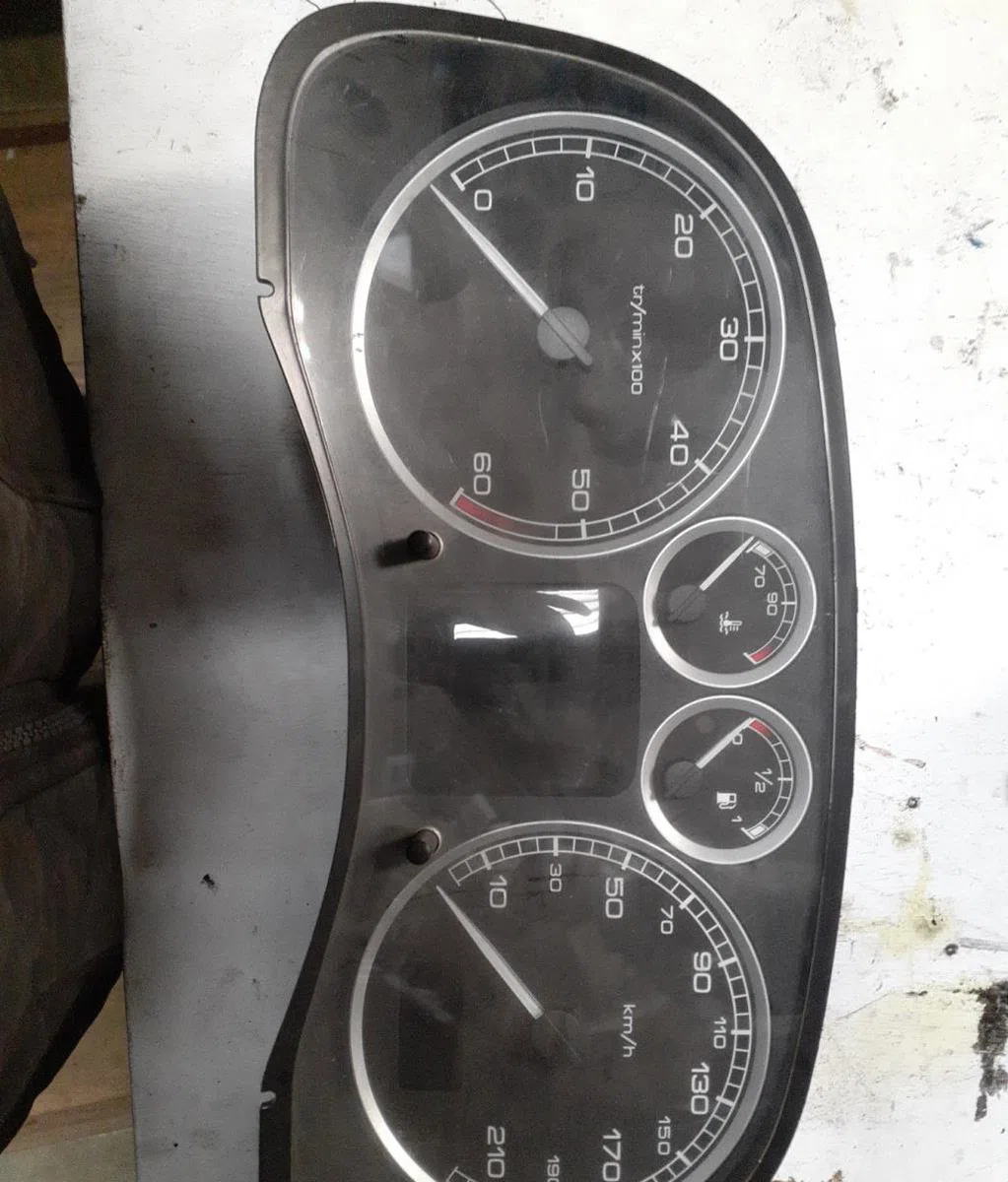 Compteur Peugeot 307 (3A-C) 1.6 hdi 110 (2004-2009) 5 portes occasion — photo 2