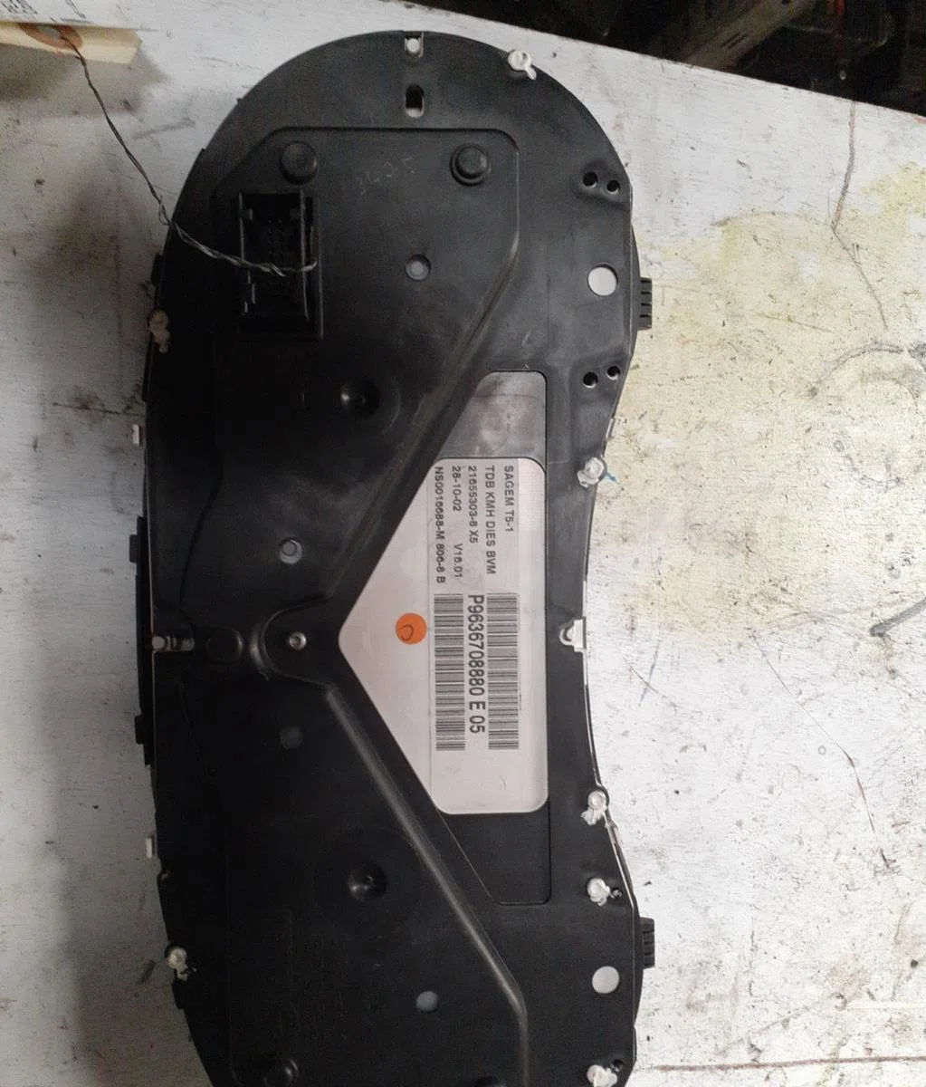 Compteur Peugeot 307 (3A-C) 2.0 hdi 90 (2000-2007) 5 portes occasion — photo 2