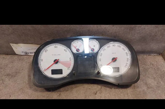 Compteur Peugeot 307 Break (3E) 2.0 hdi 135 (2004-2008) 5 portes occasion — photo 4