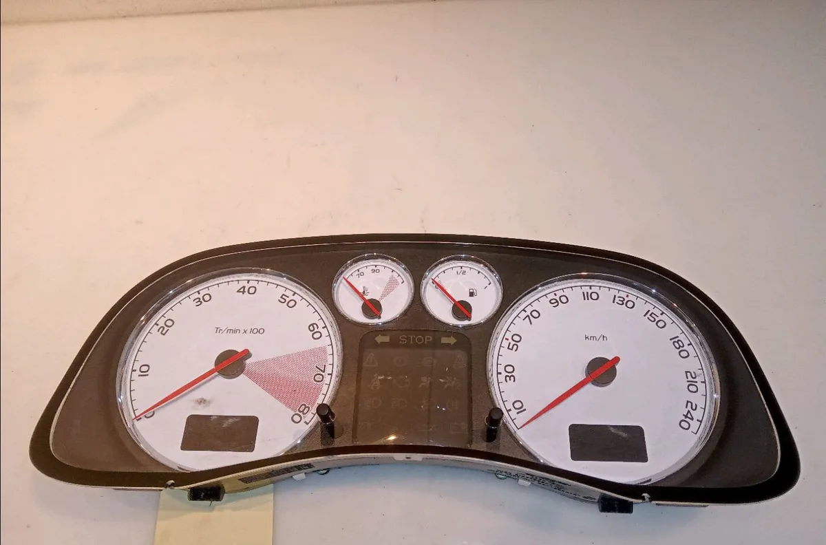 Compteur Peugeot 307 CC (3B) 1.6 16v (2003-2009) 2 portes occasion