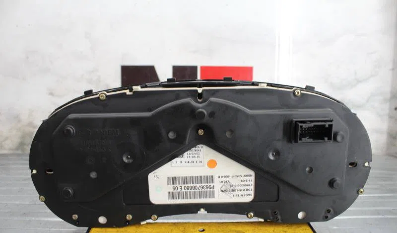 Compteur PEUGEOT 307 PHASE 1 BREAK occasion — photo 4