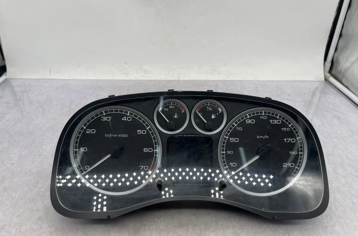 Compteur PEUGEOT 307 PHASE 1 occasion — photo 3