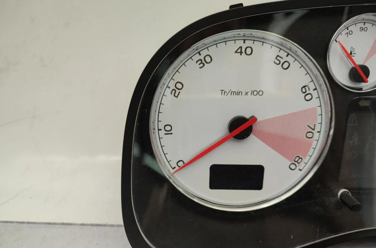 Compteur PEUGEOT 307 PHASE 2 CABRIOLET occasion — photo 2