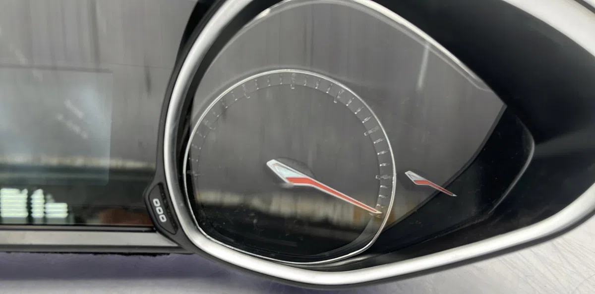 Compteur PEUGEOT 308 2 PHASE 2 occasion — photo 2