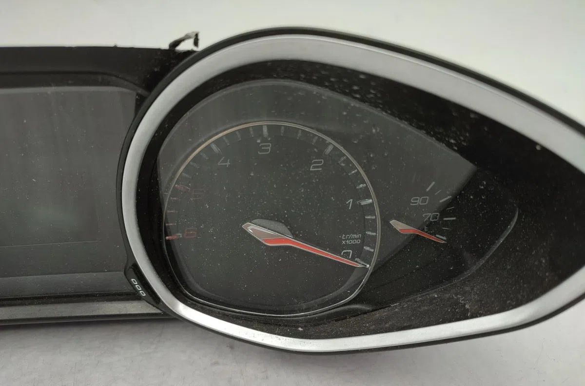 Compteur PEUGEOT 308 2 SW PHASE 1 BREAK occasion — photo 2