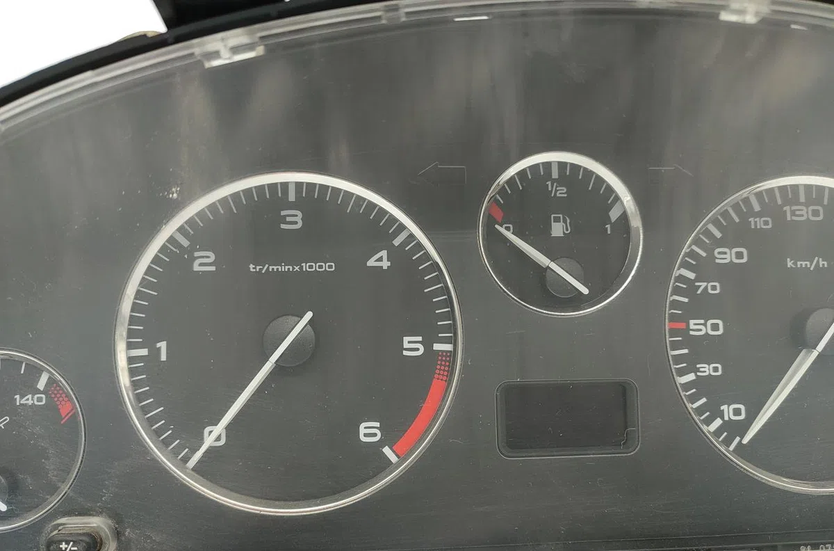 Compteur PEUGEOT 406 PHASE 2 BREAK occasion — photo 3
