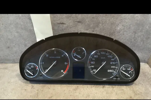 Compteur Peugeot 407 (6D_) 2.0 hdi 135 (6drhrh, 6drhre, 6drhrg, 6drhrj) (2004-2010) 4 portes occasion — photo 3