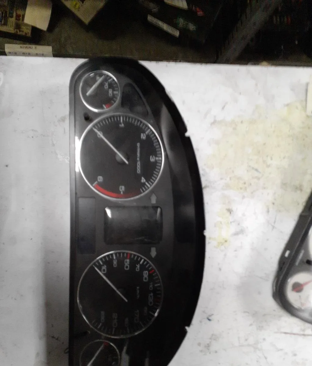 Compteur Peugeot 407 (6D_) 2.0 hdi 135 (6drhrh, 6drhre, 6drhrg, 6drhrj) (2004-2010) 4 portes occasion