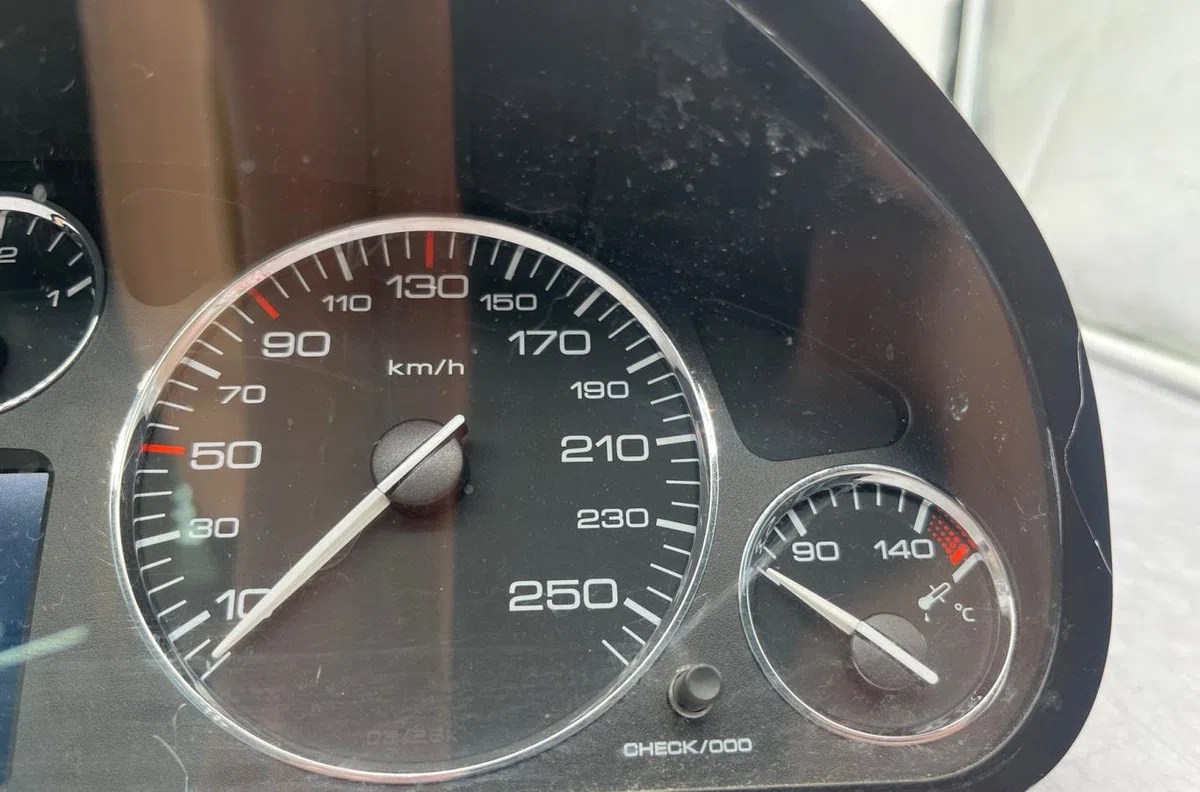 Compteur PEUGEOT 407 PHASE 1 BREAK occasion