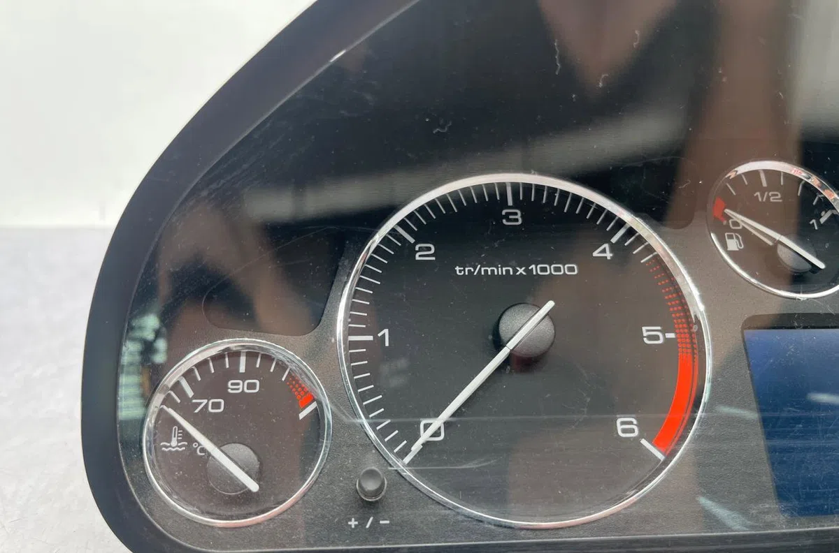 Compteur PEUGEOT 407 PHASE 1 BREAK occasion
