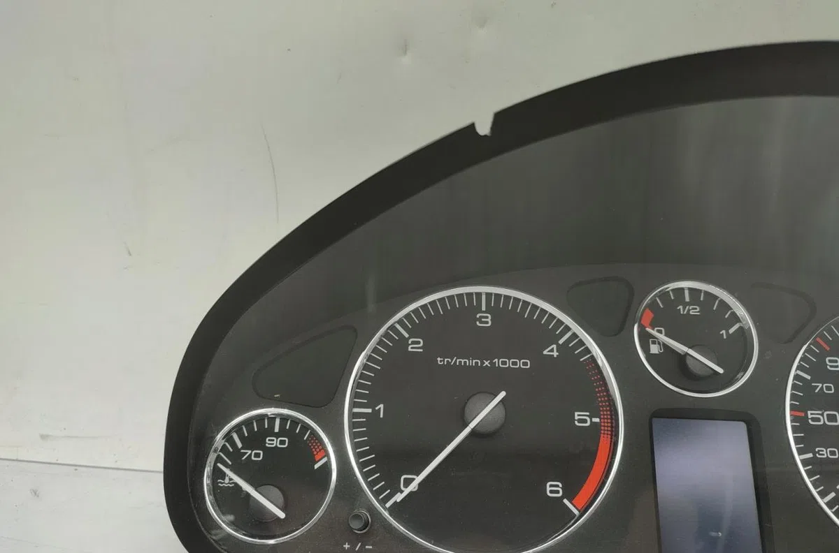 Compteur PEUGEOT 407 PHASE 1 occasion — photo 2
