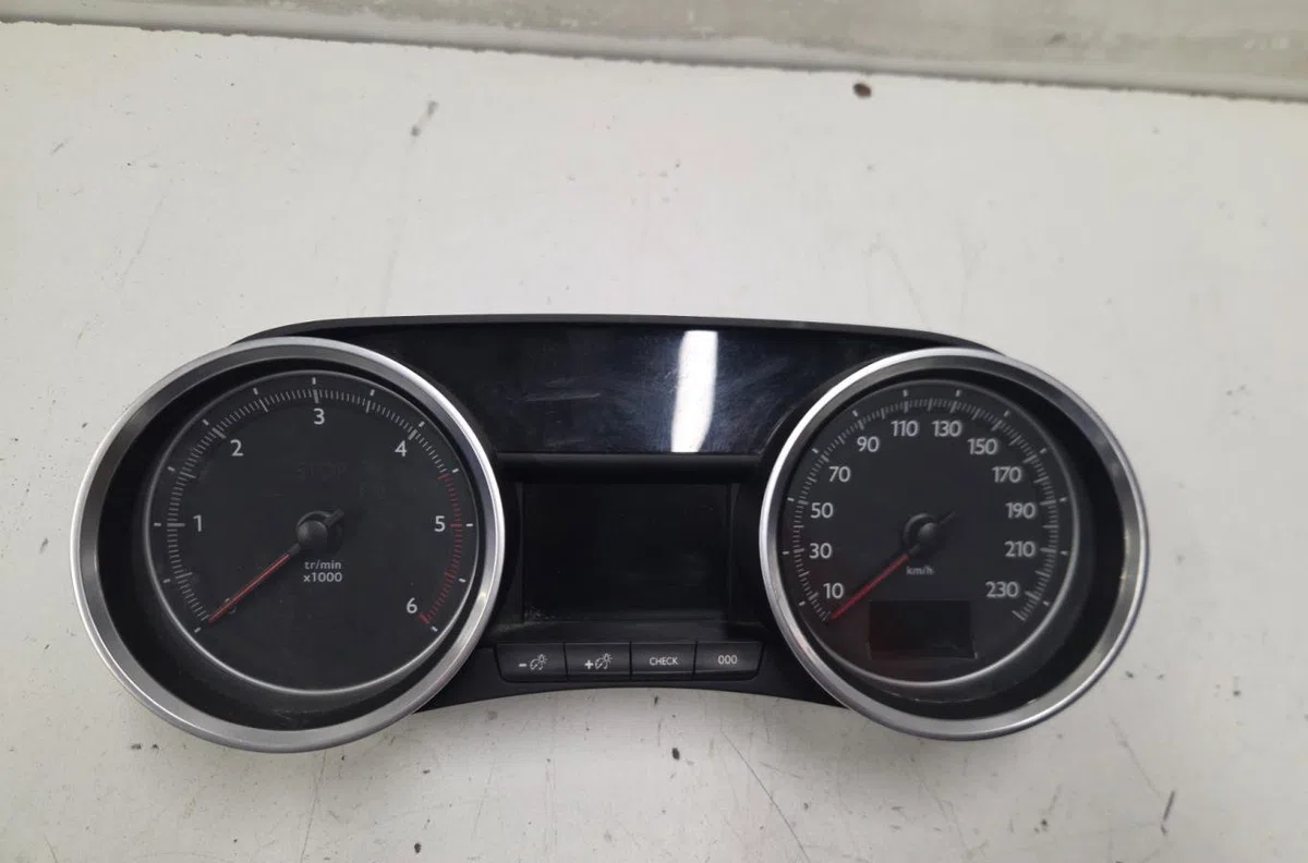 Compteur PEUGEOT 508 1 PHASE 2 occasion — photo 2