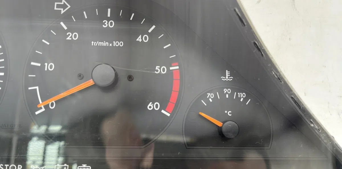 Compteur PEUGEOT 605 PHASE 1 occasion — photo 2