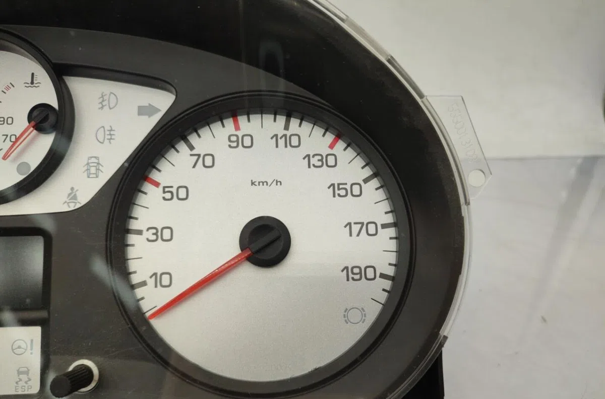Compteur PEUGEOT PARTNER 2 PHASE 1 occasion — photo 2