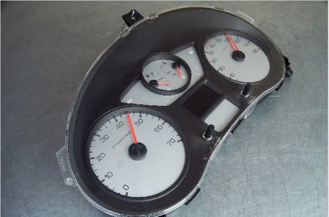 Compteur Peugeot PARTNER TEPEE 1.6 hdi 16v (2008) 5 portes occasion — photo 2