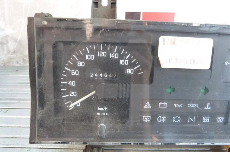 Compteur RENAULT CLIO 1 PHASE 1 occasion — photo 2