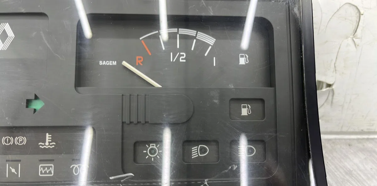 Compteur RENAULT CLIO 1 PHASE 2 occasion — photo 2