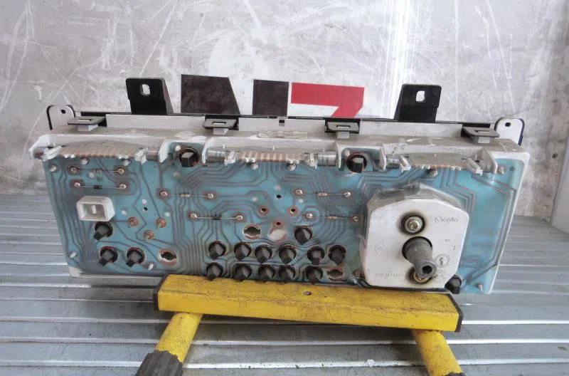 Compteur RENAULT CLIO 1 PHASE 2 occasion — photo 3