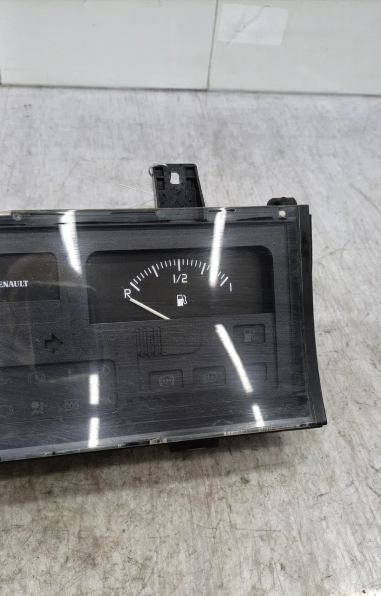 Compteur RENAULT CLIO 1 PHASE 3 occasion — photo 3