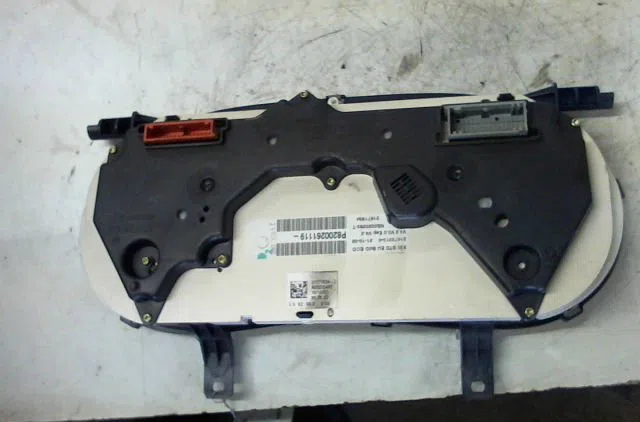Compteur RENAULT CLIO 2002 occasion — photo 2