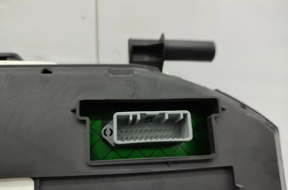 Compteur RENAULT CLIO 3 PHASE 2 occasion — photo 4