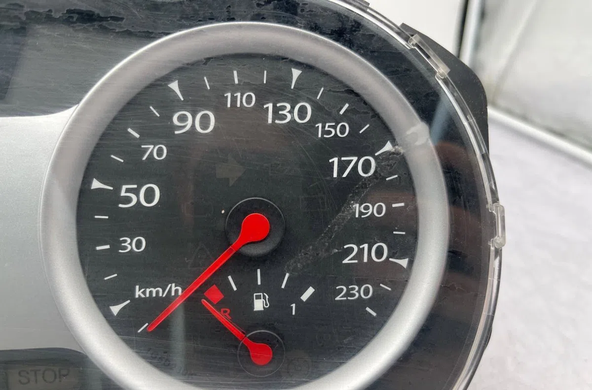 Compteur RENAULT CLIO 3 PHASE 2 occasion — photo 3