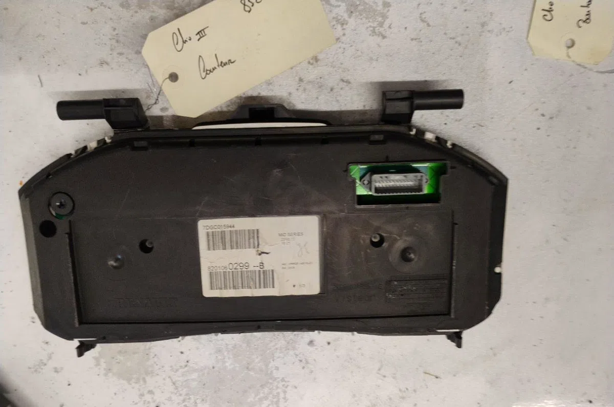 Compteur RENAULT CLIO 3 PHASE 2 occasion — photo 2