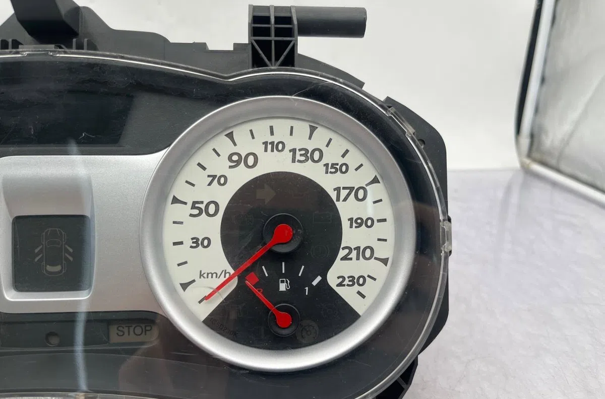Compteur RENAULT CLIO 3 PHASE 2 occasion — photo 3