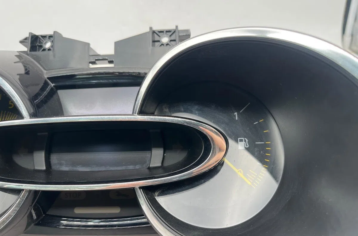 Compteur RENAULT CLIO 4 PHASE 1 BREAK occasion — photo 2