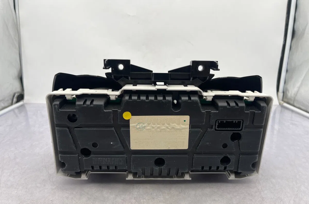 Compteur RENAULT CLIO 4 PHASE 1 BREAK occasion — photo 3