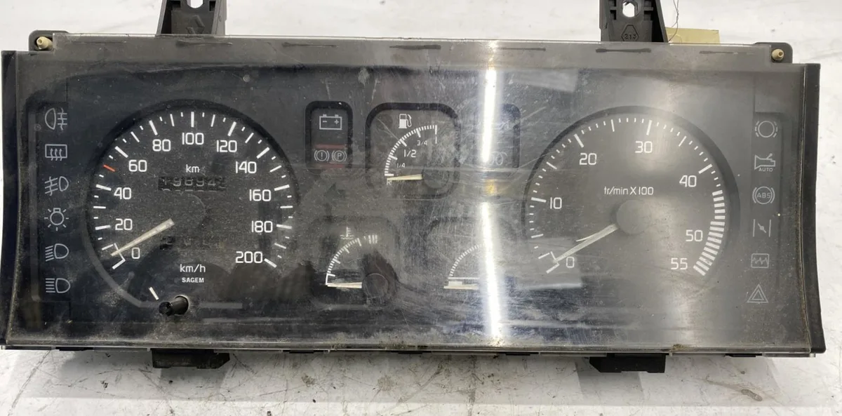 Compteur Renault CLIO I (B-C57_, 5-357_) 1.9 d (b-c-s576, b-c-s57l) (1991-1998) occasion