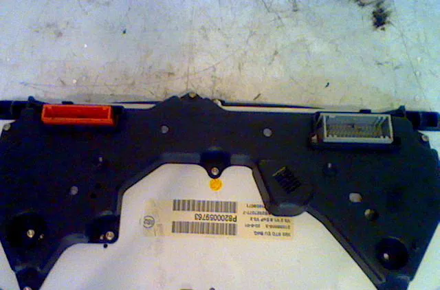 Compteur RENAULT CLIO II 2001 occasion — photo 2