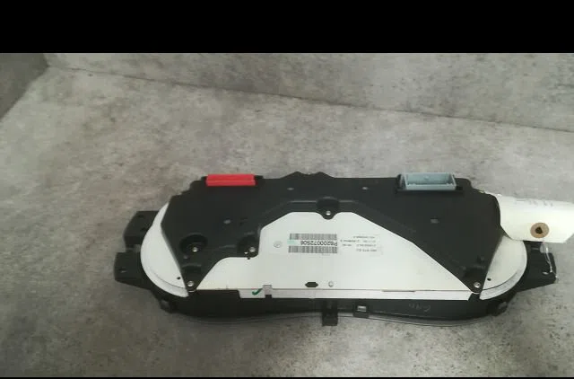 Compteur Renault CLIO II (BB_, CB_) 1.4 (b-cb0c, b-cb0s) (1998-2005) occasion — photo 2