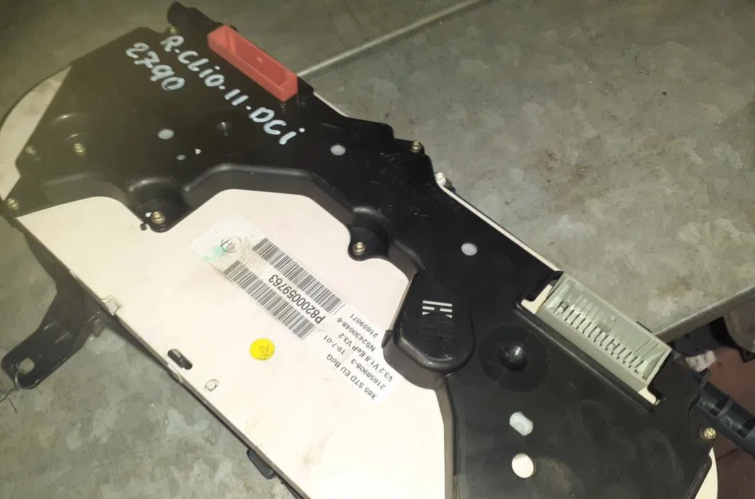 Compteur Renault CLIO II (BB_, CB_) 1.5 dci (b-cb07) (2001-2009) 3 portes occasion — photo 2