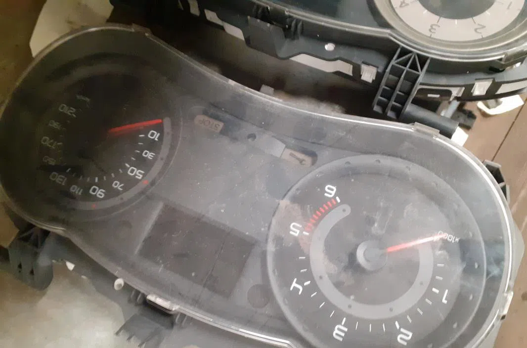 Compteur Renault CLIO III (BR0-1, CR0-1) 1.5 dci (c-br0g, c-br1g) (2005-2012) 5 portes occasion