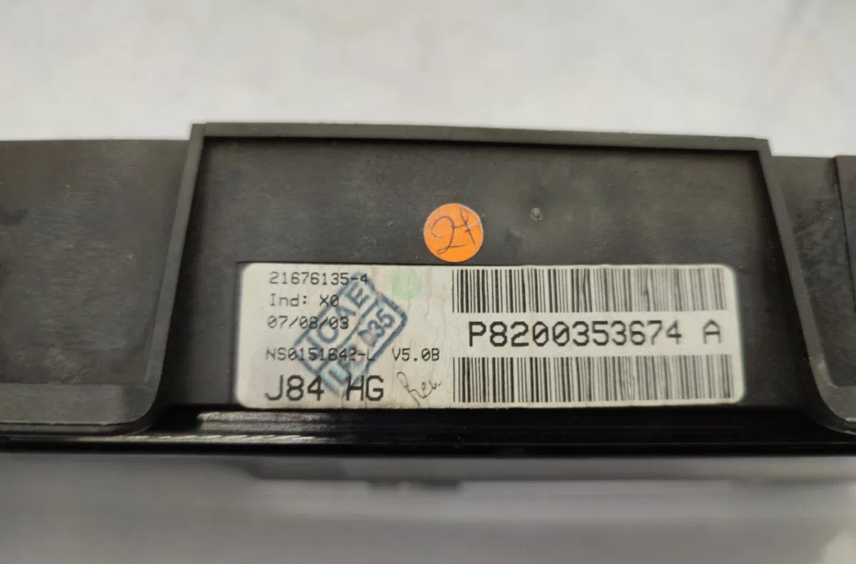 Compteur RENAULT GRAND SCENIC 2 PHASE 1 occasion — photo 3