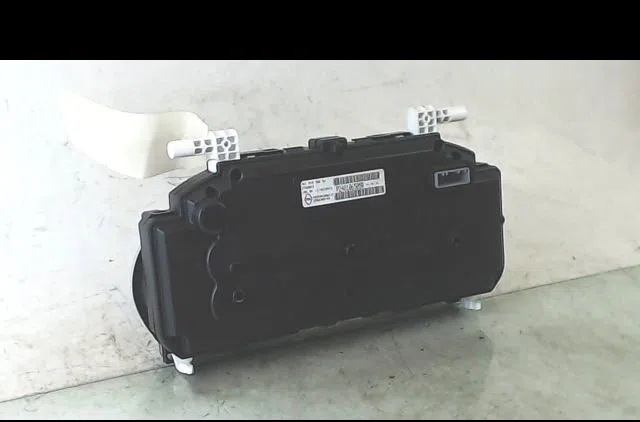 Compteur Renault KANGOO Express (FW0-1_) 1.5 dci 90 (fw0g, fw05, fw08, fw11) (2009) 4 portes occasion